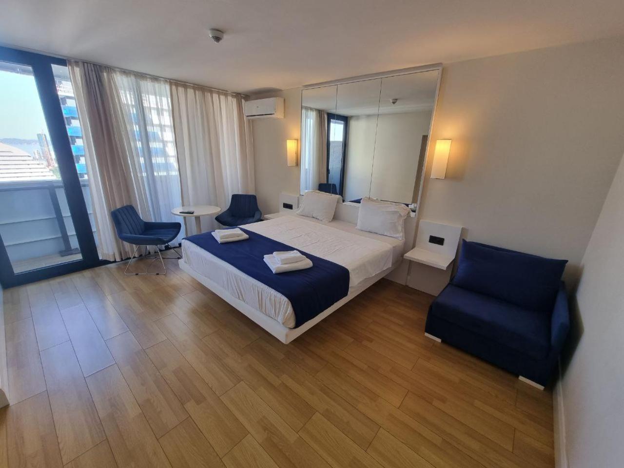 ORBI APARTMENTS на 45 этаже с прекрасным видом Батумі Екстер'єр фото