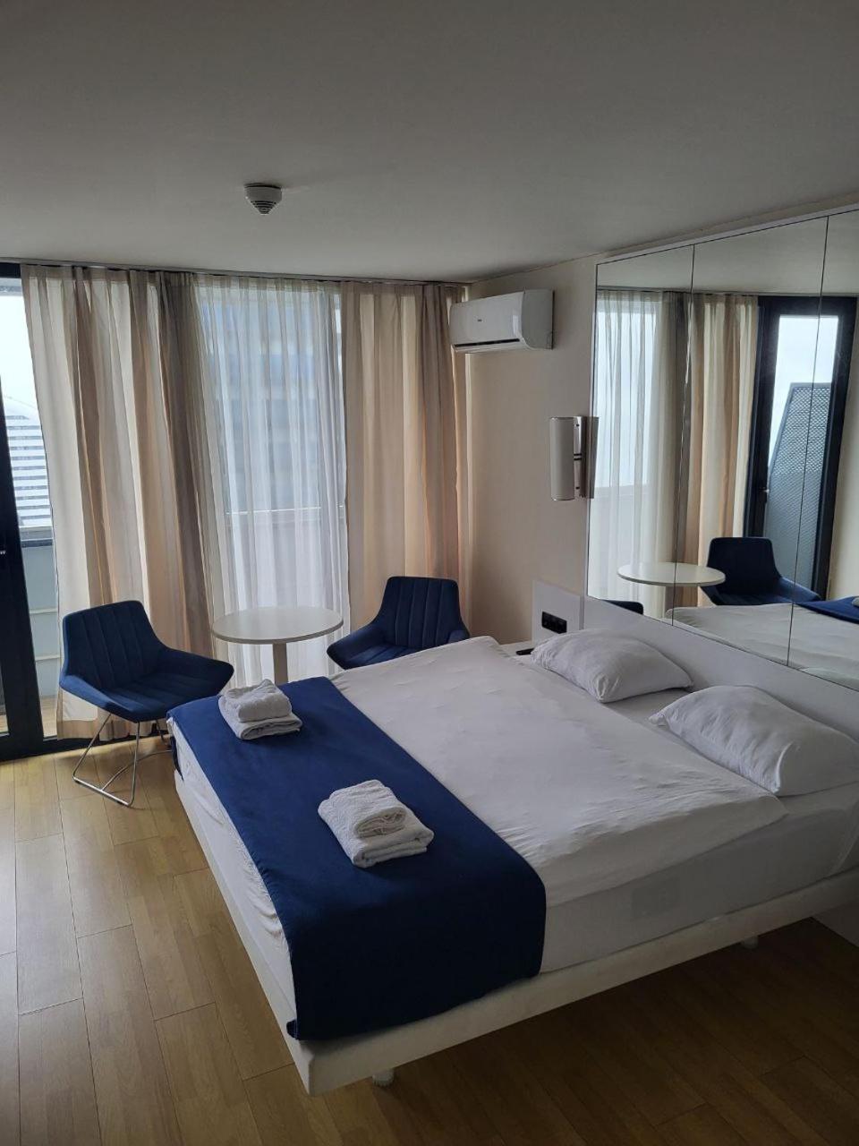 ORBI APARTMENTS на 45 этаже с прекрасным видом Батумі Екстер'єр фото