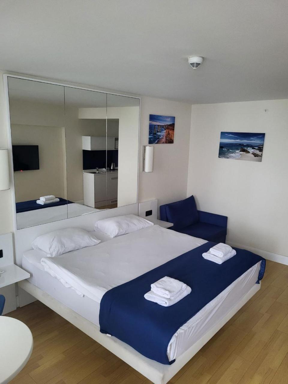 ORBI APARTMENTS на 45 этаже с прекрасным видом Батумі Екстер'єр фото