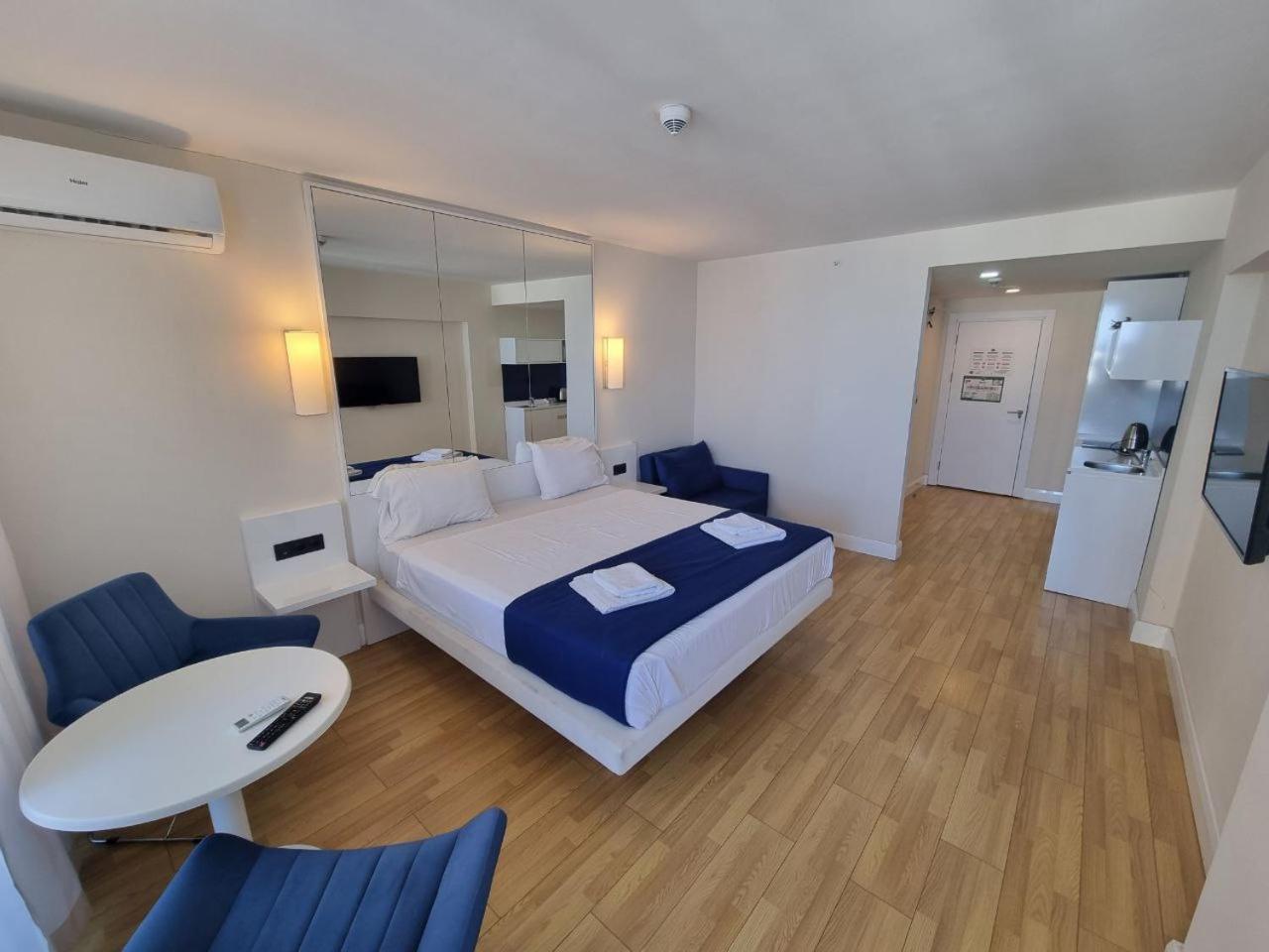 ORBI APARTMENTS на 45 этаже с прекрасным видом Батумі Екстер'єр фото